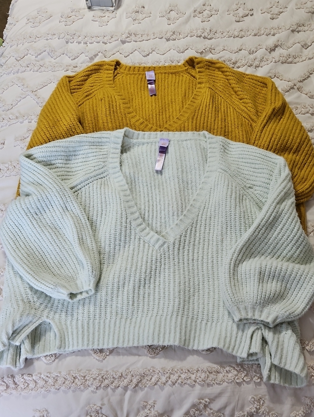 Savage X Fenty V-Neck Chunky Knit Sweaters in Mustard and Mint